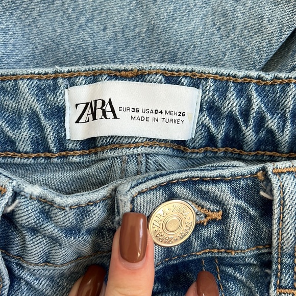 Zara | Mom Jeans - Picture 3 of 4